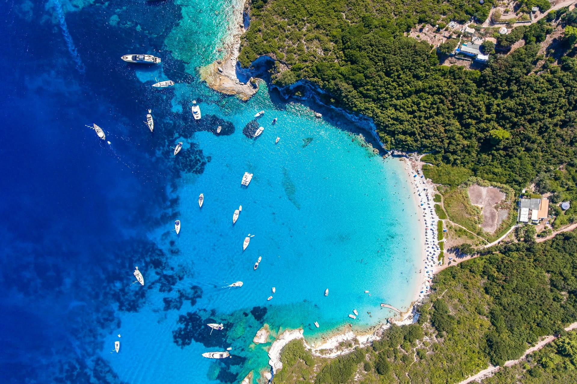 Za krásami Korfu a Albánska - Výletná plavba k ostrovom Paxos a Antipaxos patrí medzi najkrajšie zážitky celého zájazdu