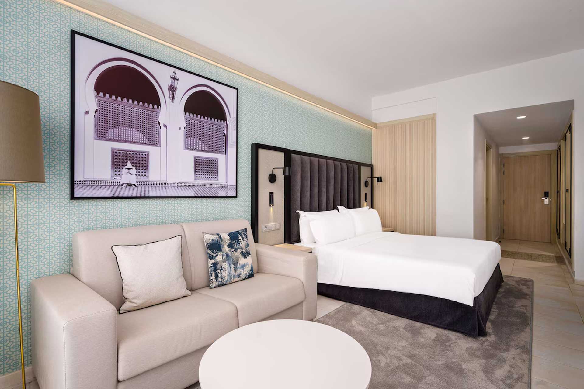 Radisson Blu Resort Saidia Beach 5* - komfortne zariadená superior izba s posedením