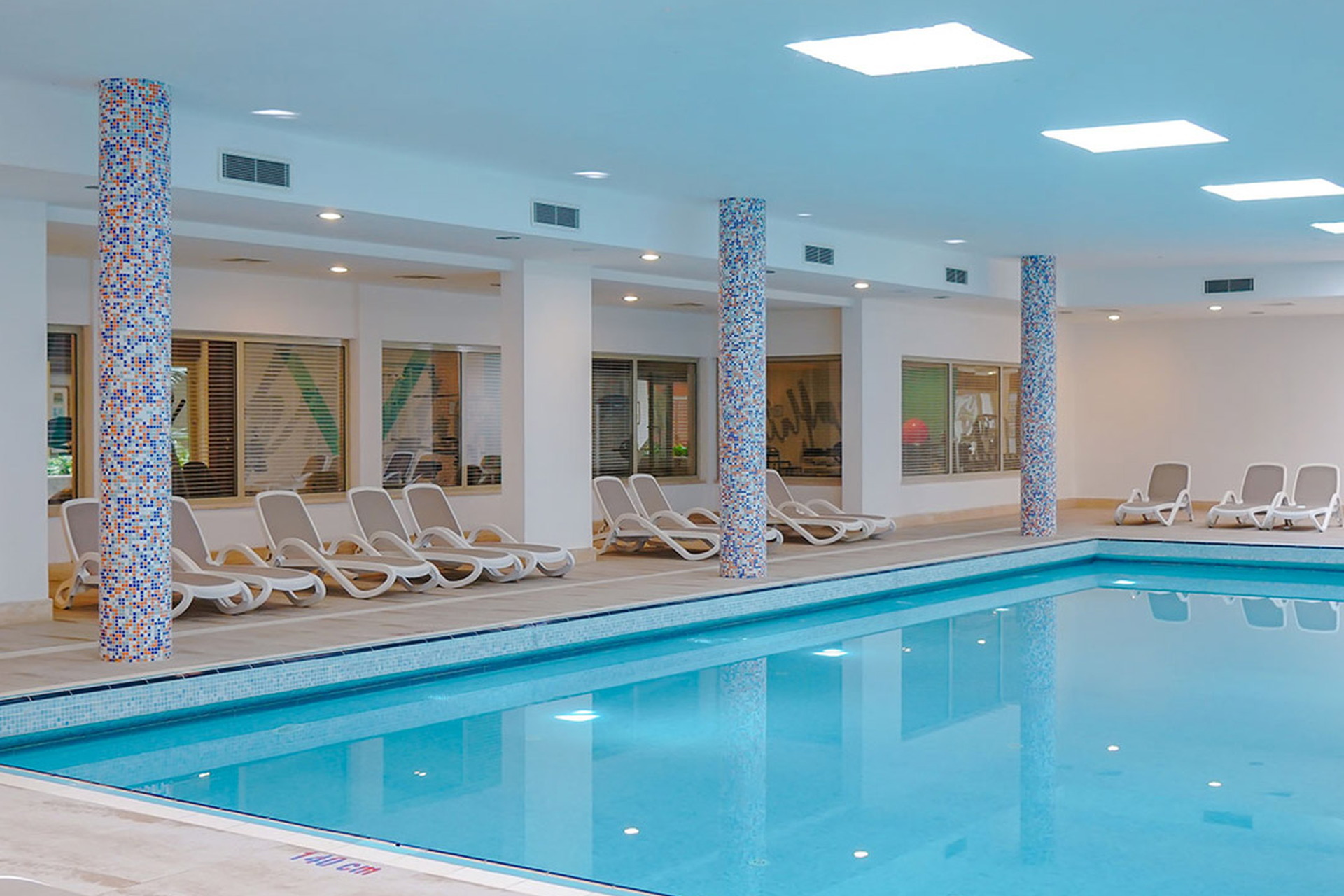 Barut B Suites 4* - vnútorný bazén