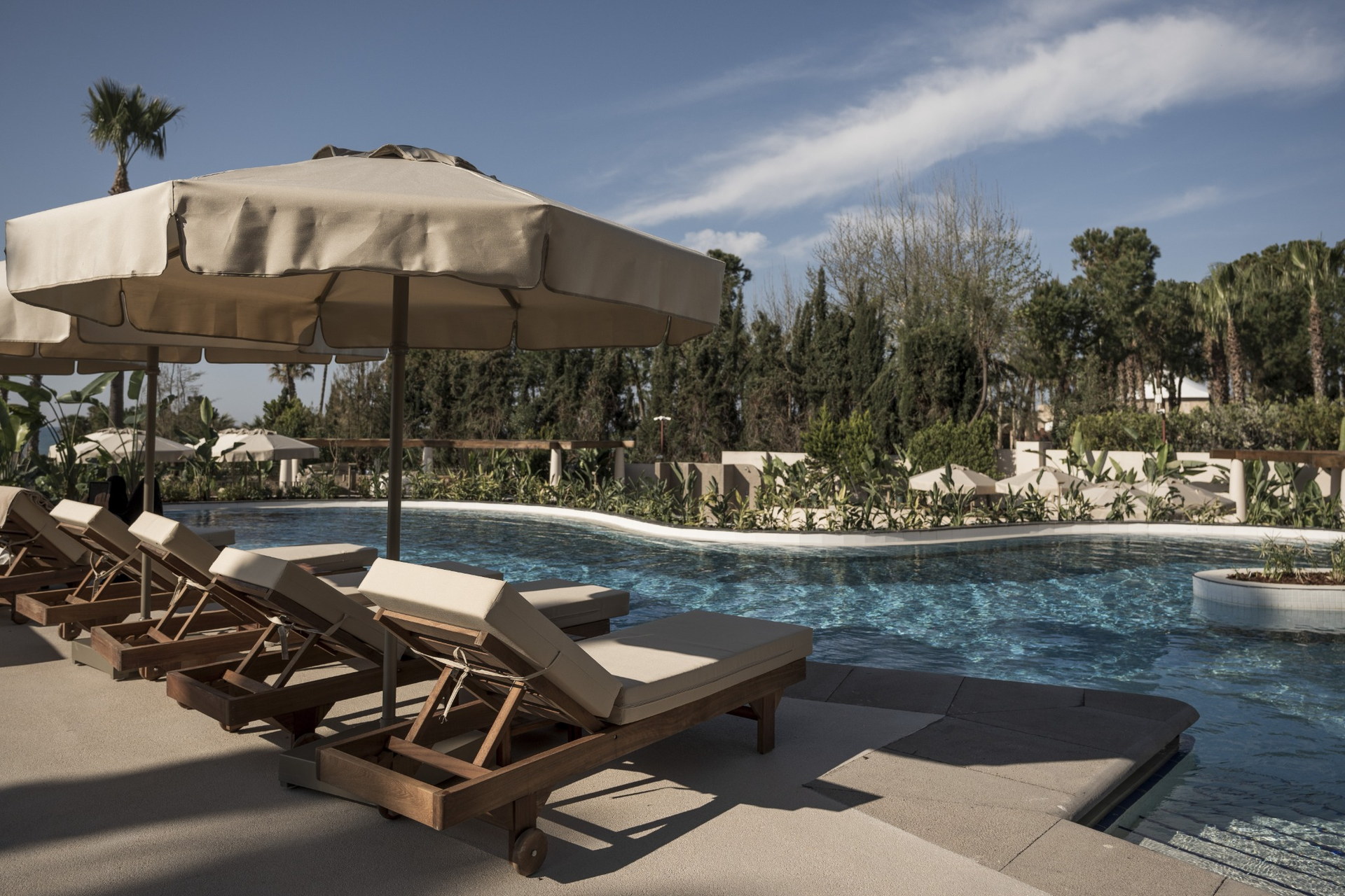 Adalya Bliss (ex. Adalya Resort) 5* - vonkajší bazén s ležadlami
