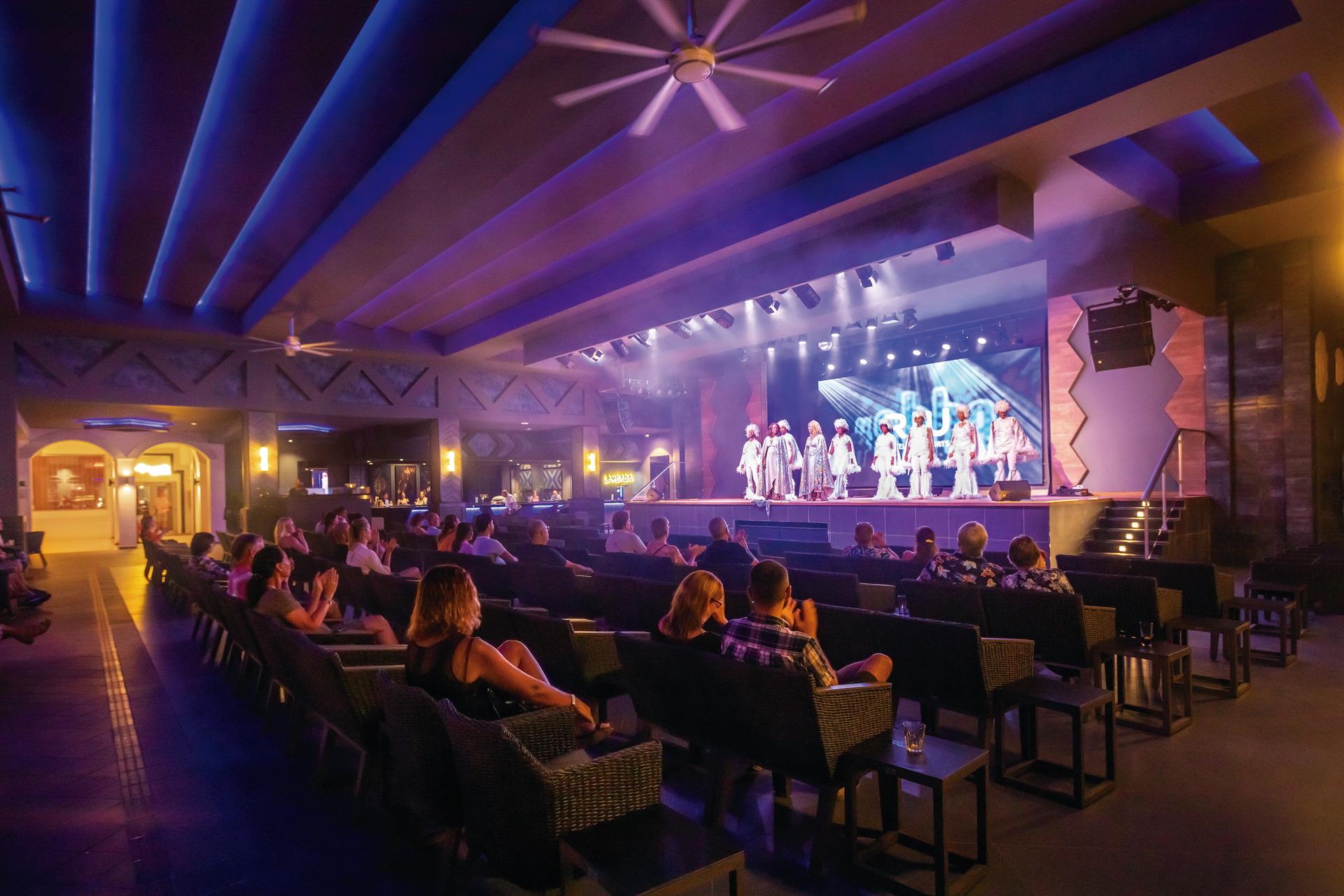 Riu Karamboa 5* - večerný program