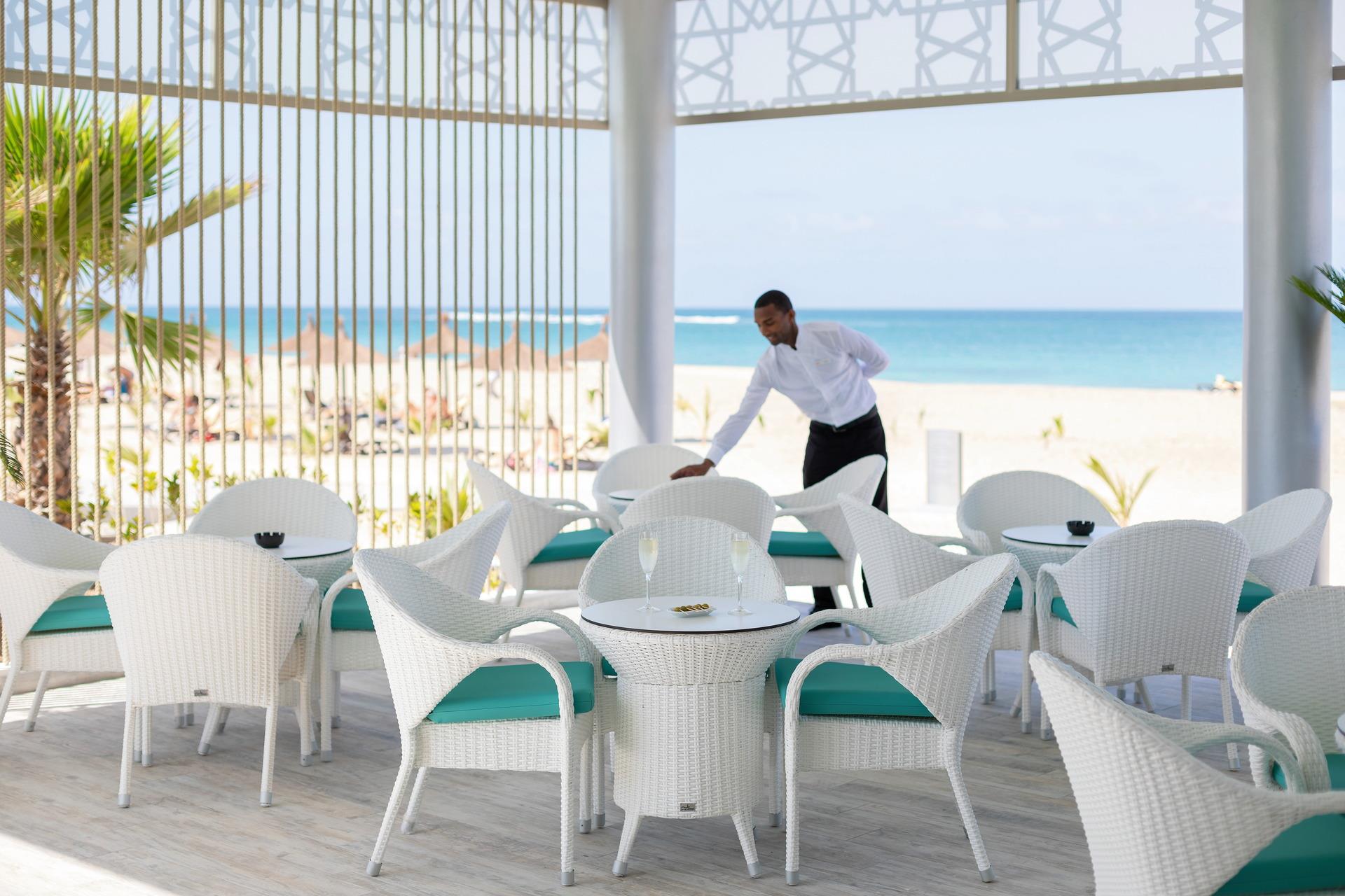 Riu Palace Boavista 5* - bar pri bazéne