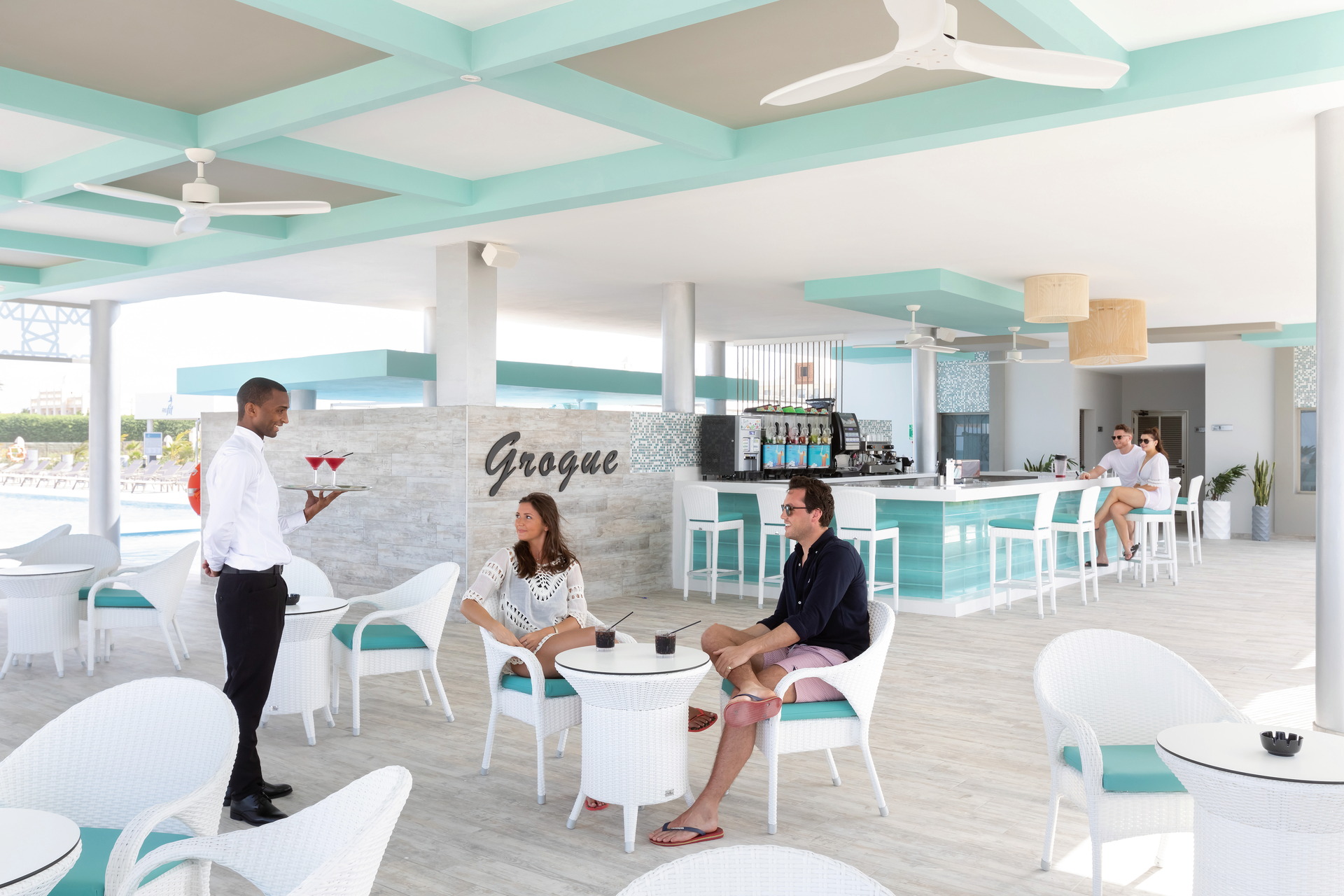 Riu Palace Boavista 5* - bar pri bazéne