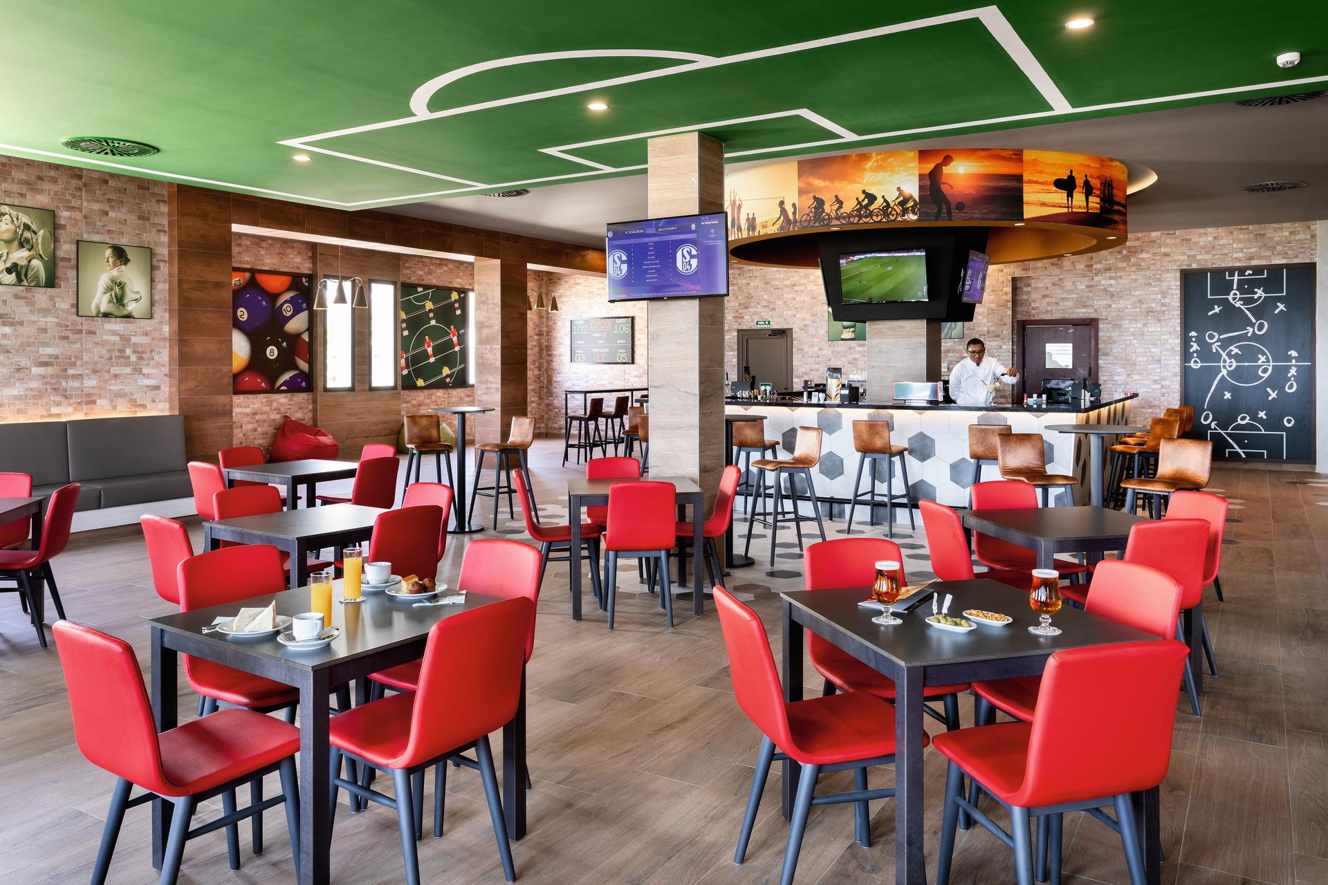 Riu Palace Boavista 5* - športový bar