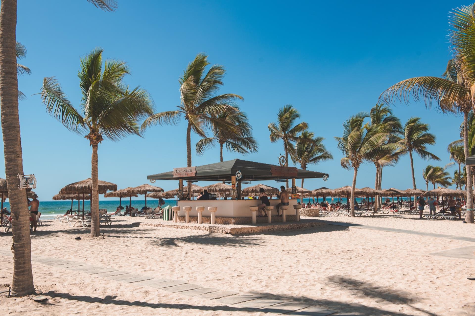 Salalah Rotana Resort 5* - plážový bar