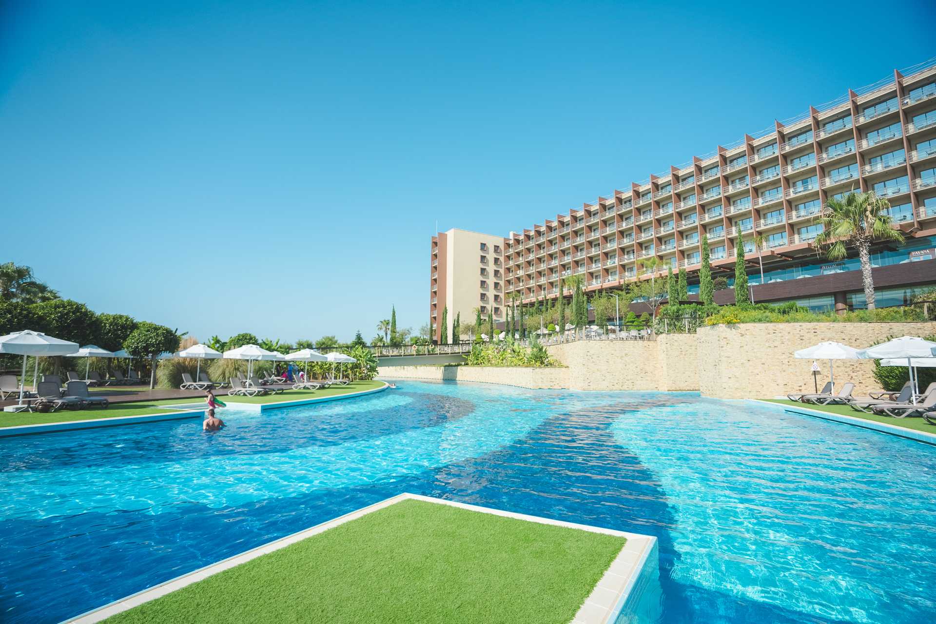 Concorde Luxury Resort & Casino 5* - vonkajší bazén