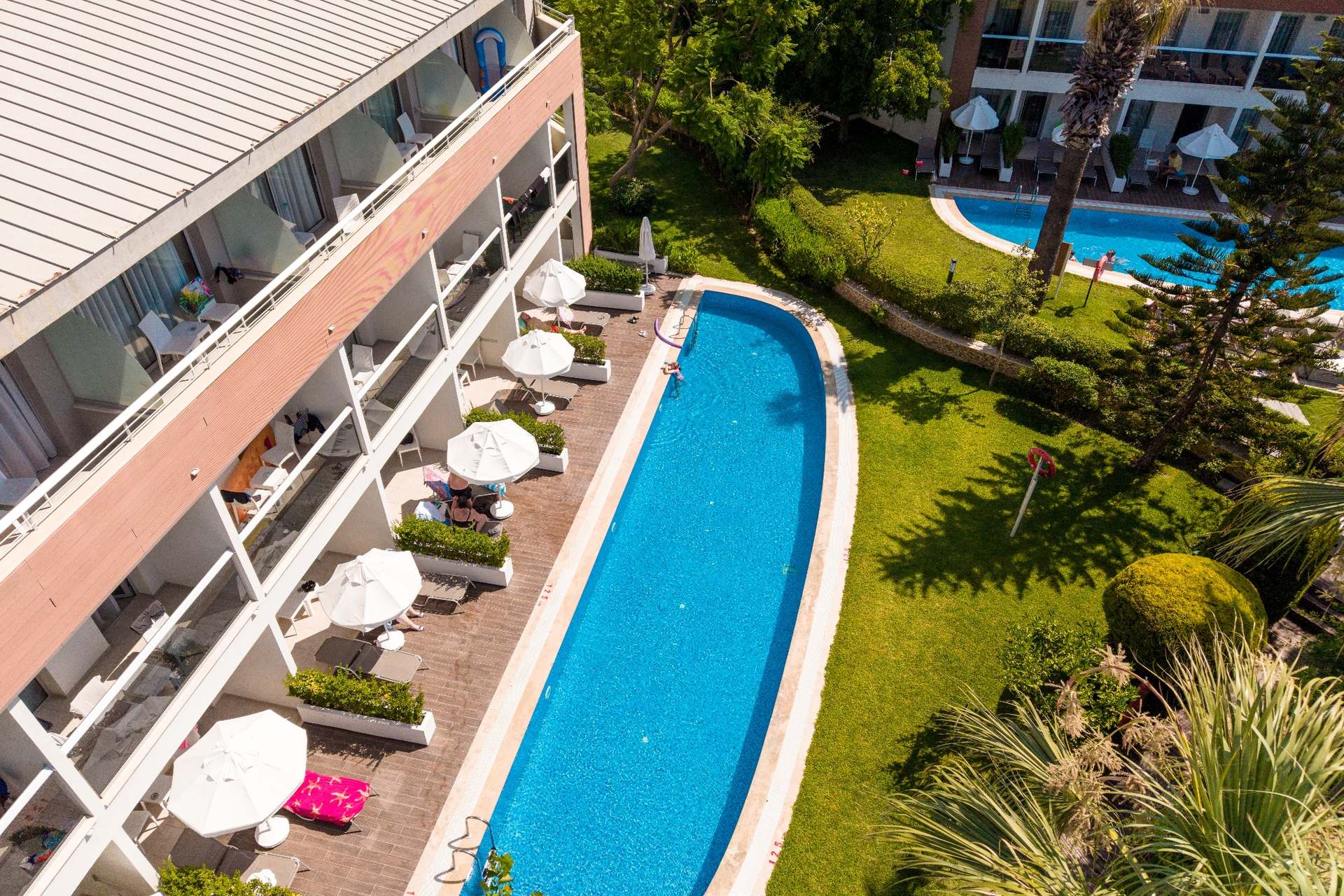 Palm Wings Beach Resort & SPA 5* - izby so zdieľaným bazénom