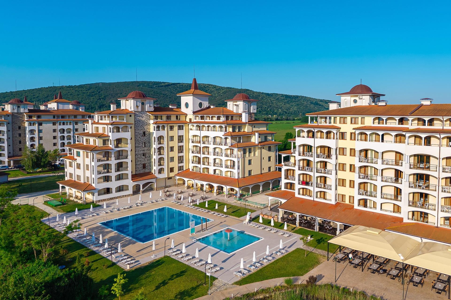 Sunrise All Suites Resort 4* - bazény