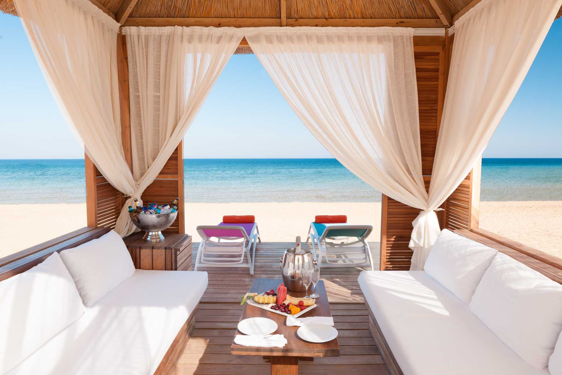 Noah's Ark Deluxe Hotel & SPA 5* - kabany na pláži
