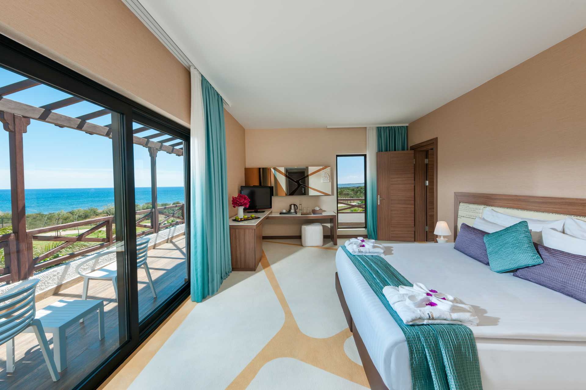 Noah's Ark Deluxe Hotel & SPA 5* - komfortne zariadená izba