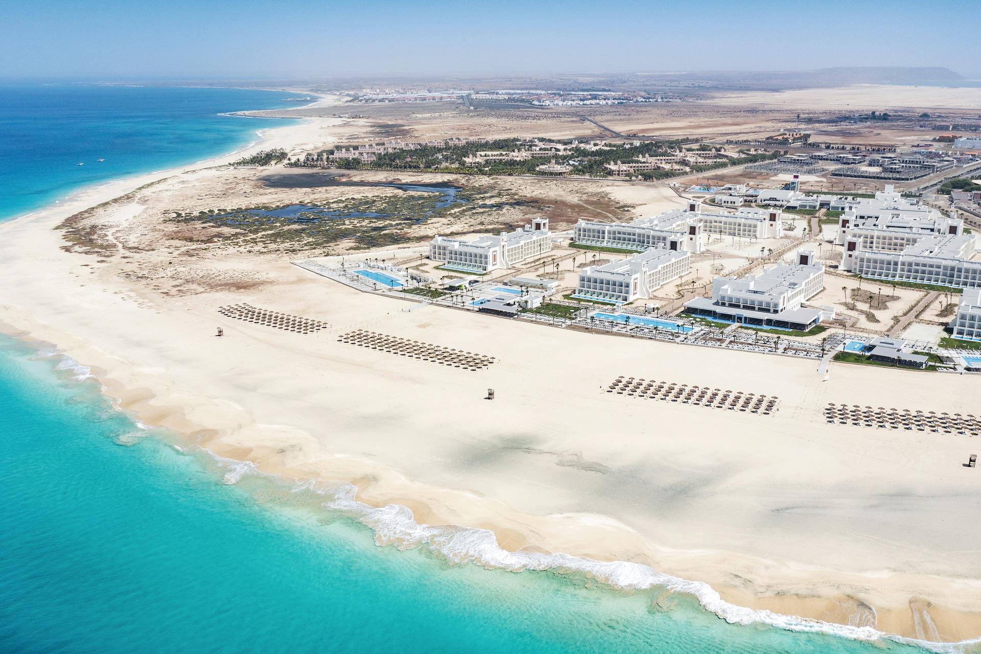 Riu Palace Santa Maria 5* - nádherná pláž s jemným bielym pieskom priamo pri hoteli