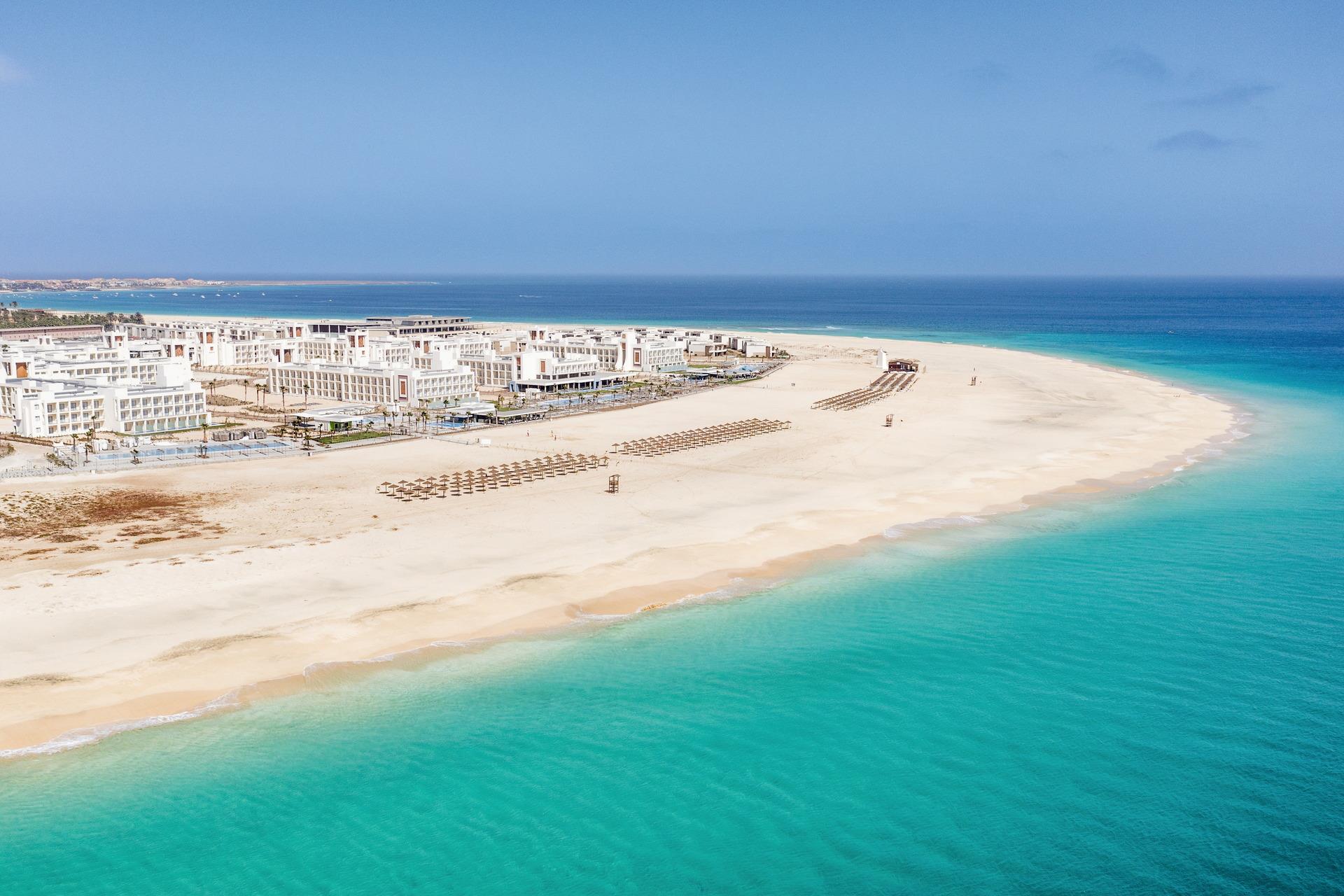 Riu Palace Santa Maria 5* - nádherná pláž s jemným bielym pieskom priamo pri hoteli