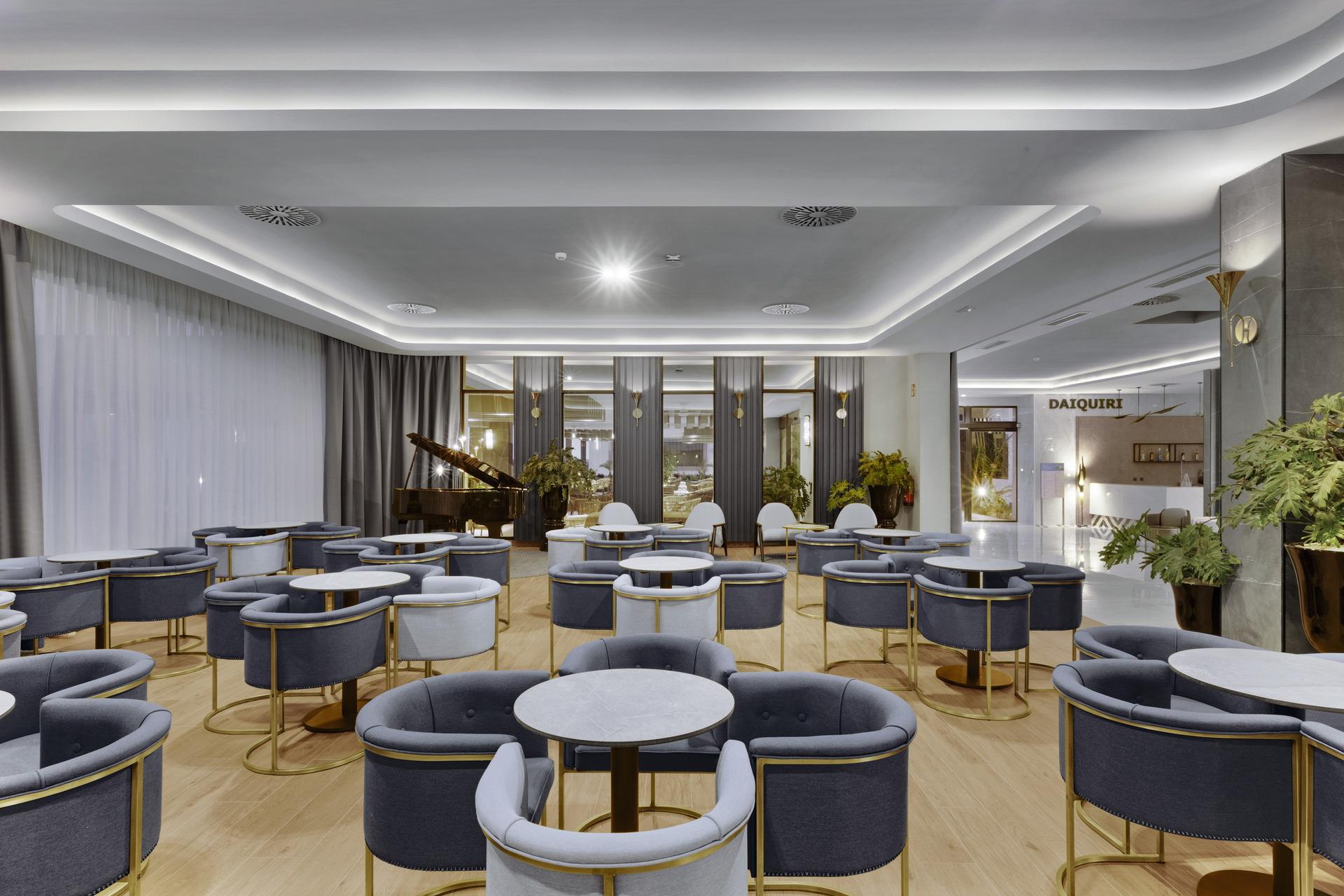 Riu Palace Santa Maria 5* - lobby bar