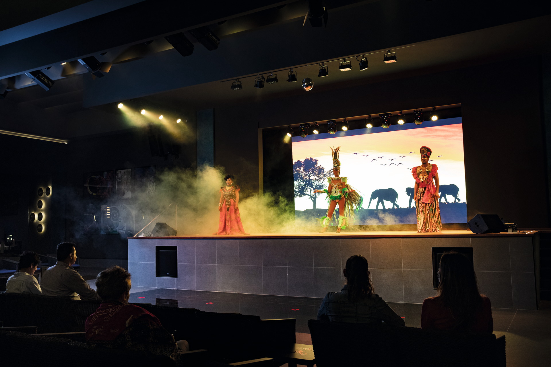 Riu Palace Santa Maria 5* - večerný program