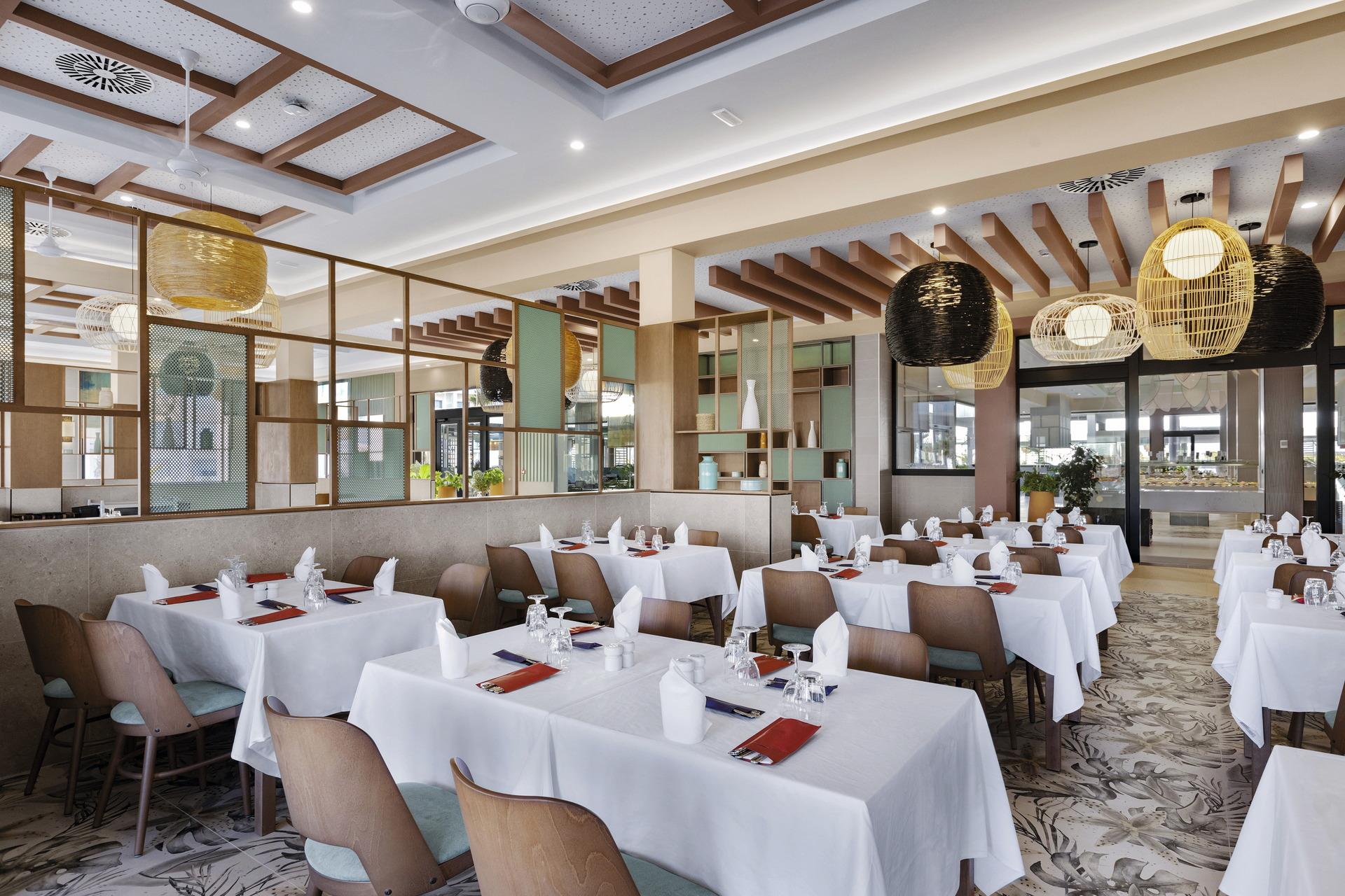 Riu Palace Santa Maria 5* - hlavná reštaurácia