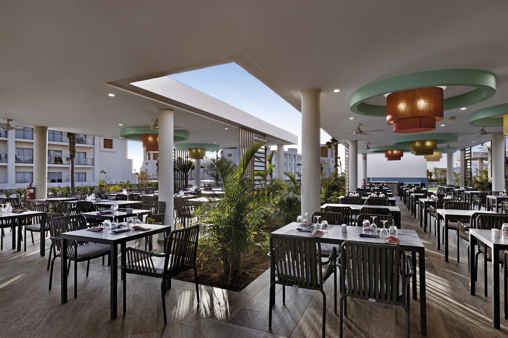 Riu Palace Santa Maria 5* - hlavná reštaurácia