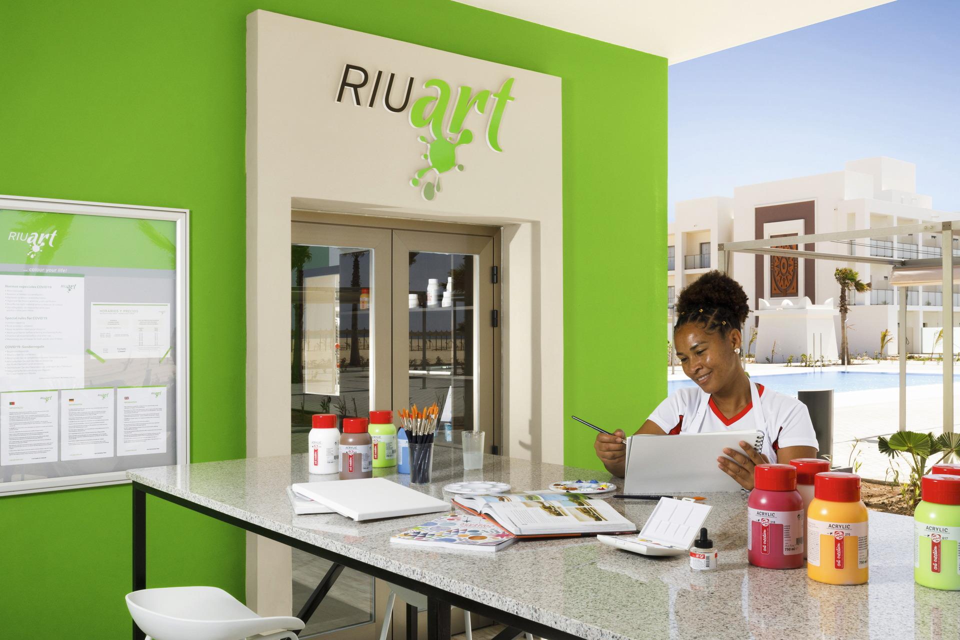 Riu Palace Santa Maria 5* - RiuArt ateliér