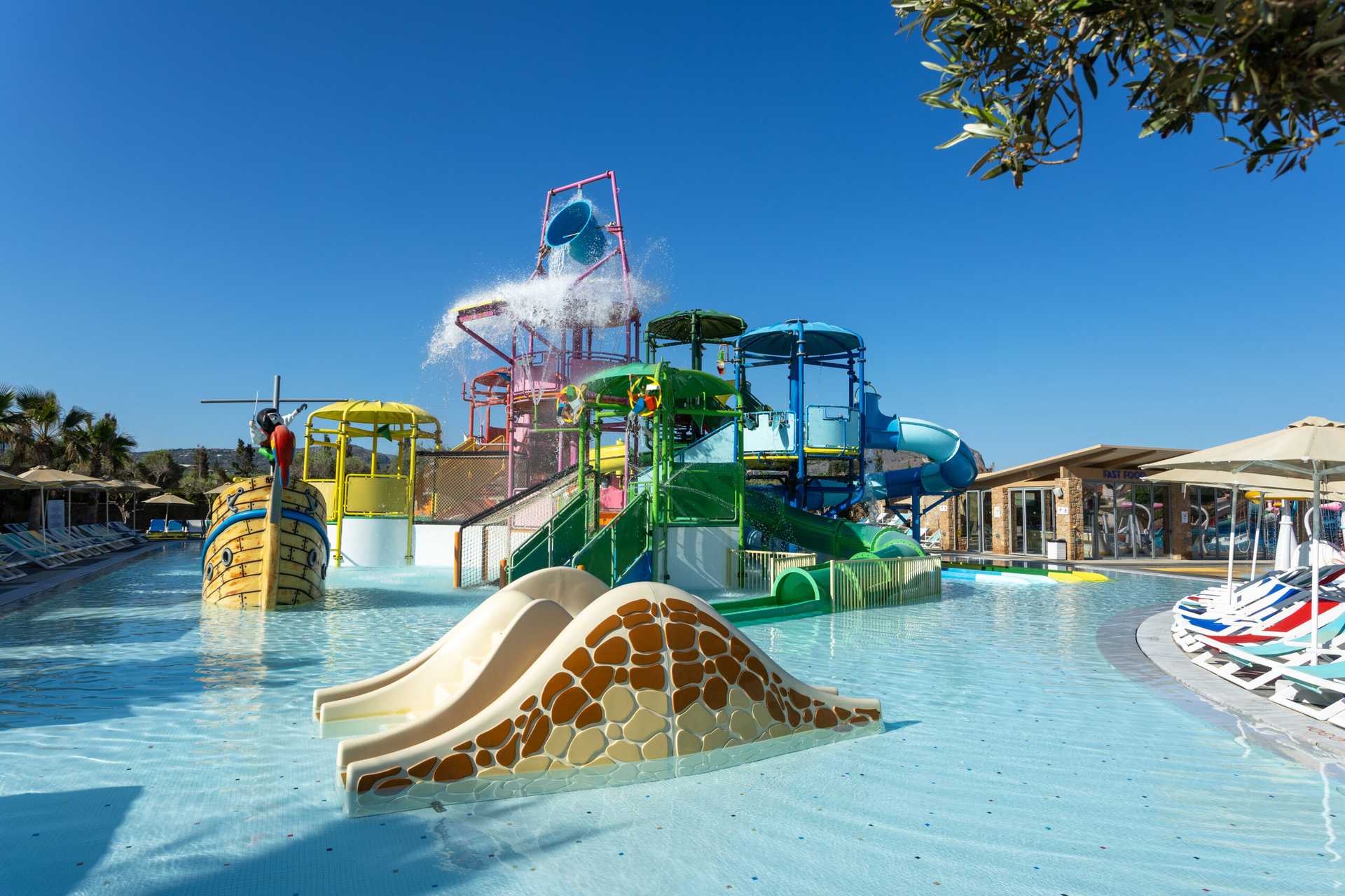 Lyttos Beach 5* - detský vodný svet so šmykľavkami