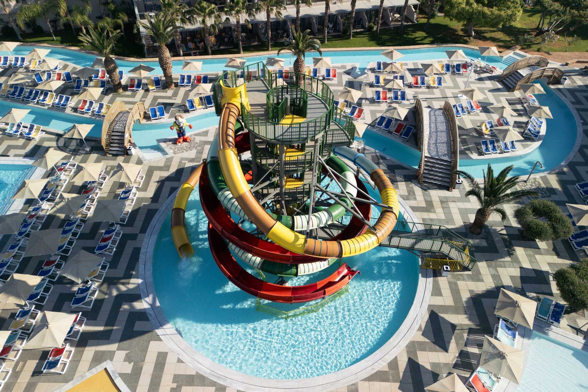 Lyttos Beach 5* - vodné šmykľavky v hotelovom aquaparku