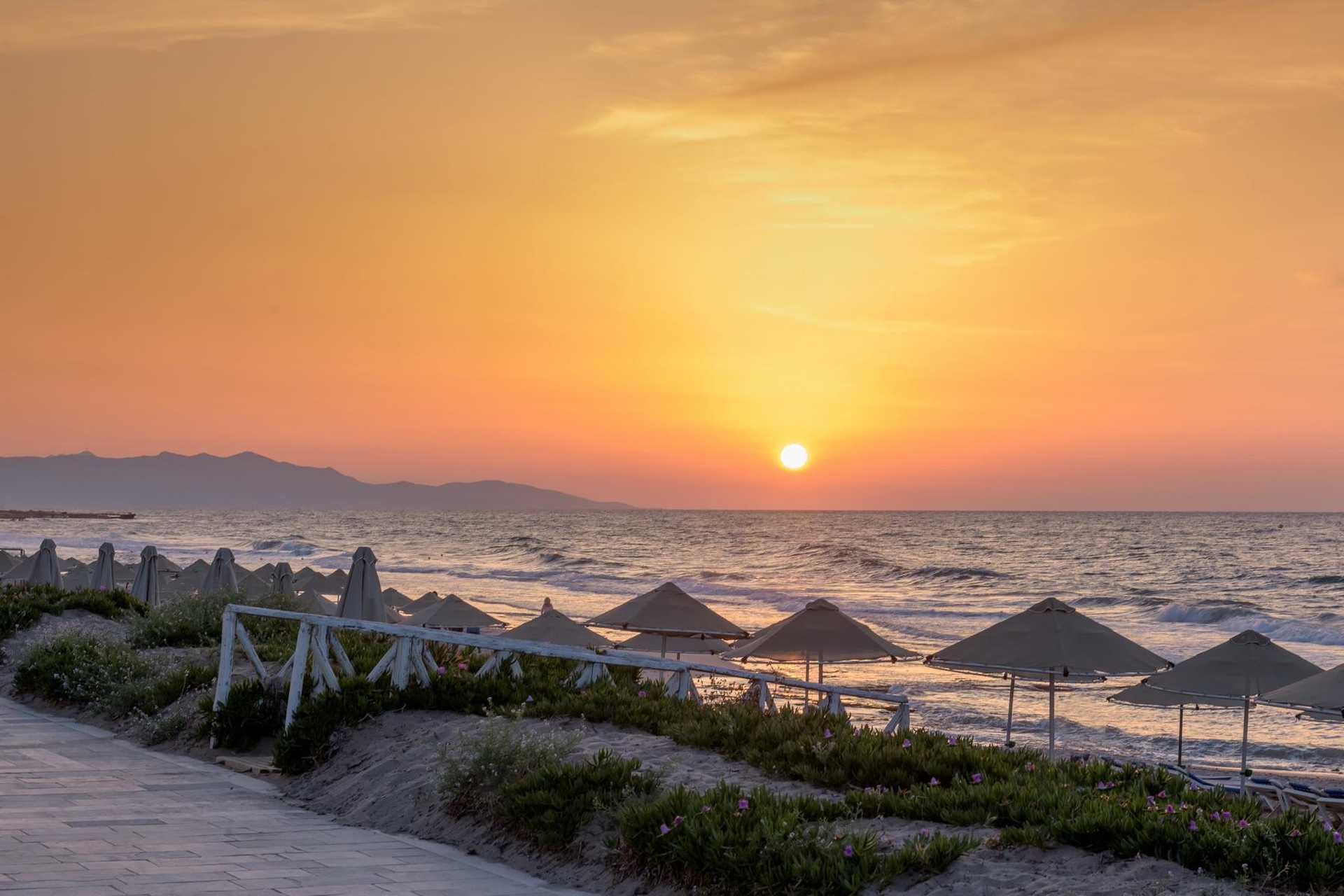 Lyttos Beach 5* - romantický západ slnka nad krétskym morom