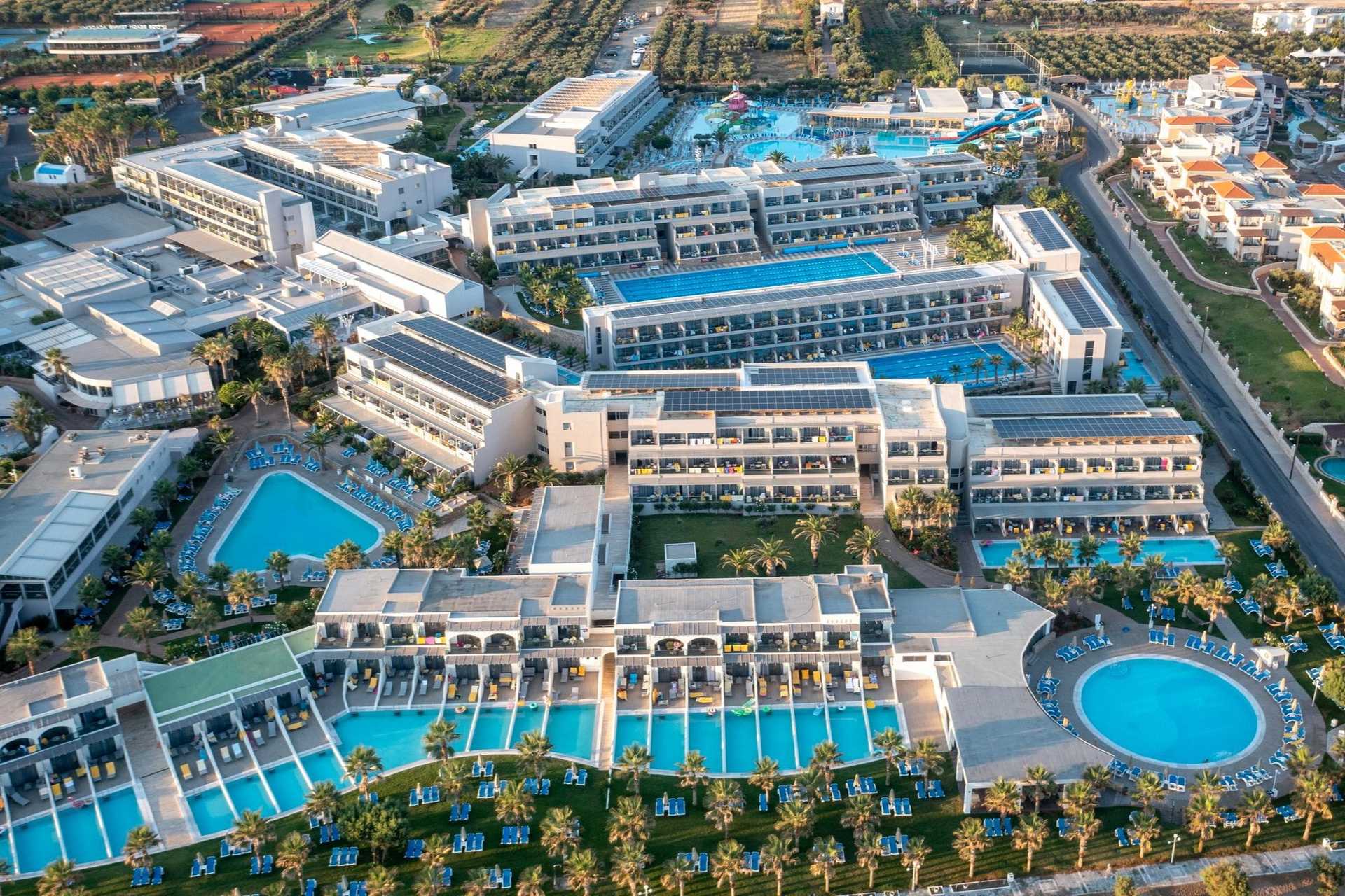 Lyttos Beach 5* - hotelový rezort s bazénmi v rozľahlej záhrade