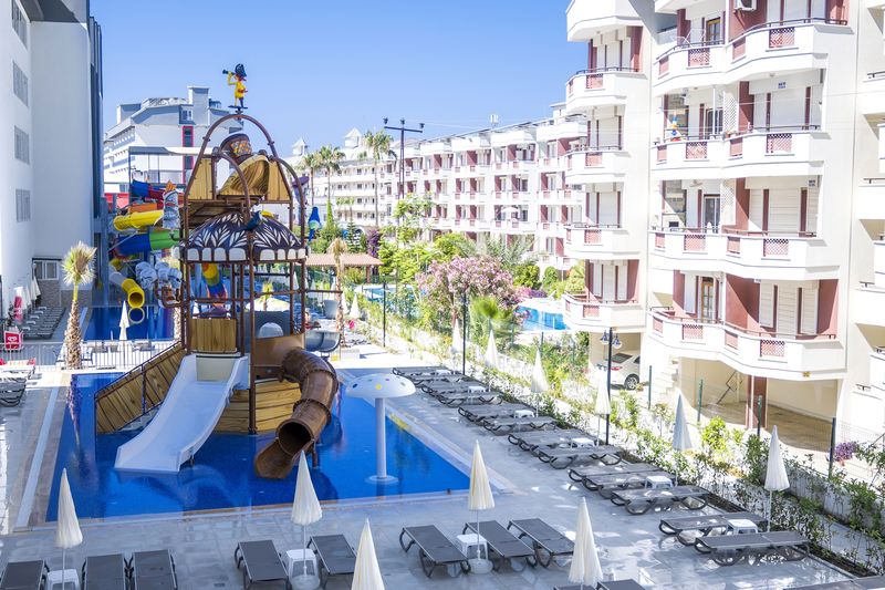 Grand Kolibri Prestige & SPA Hotel 5* - šmýkačky