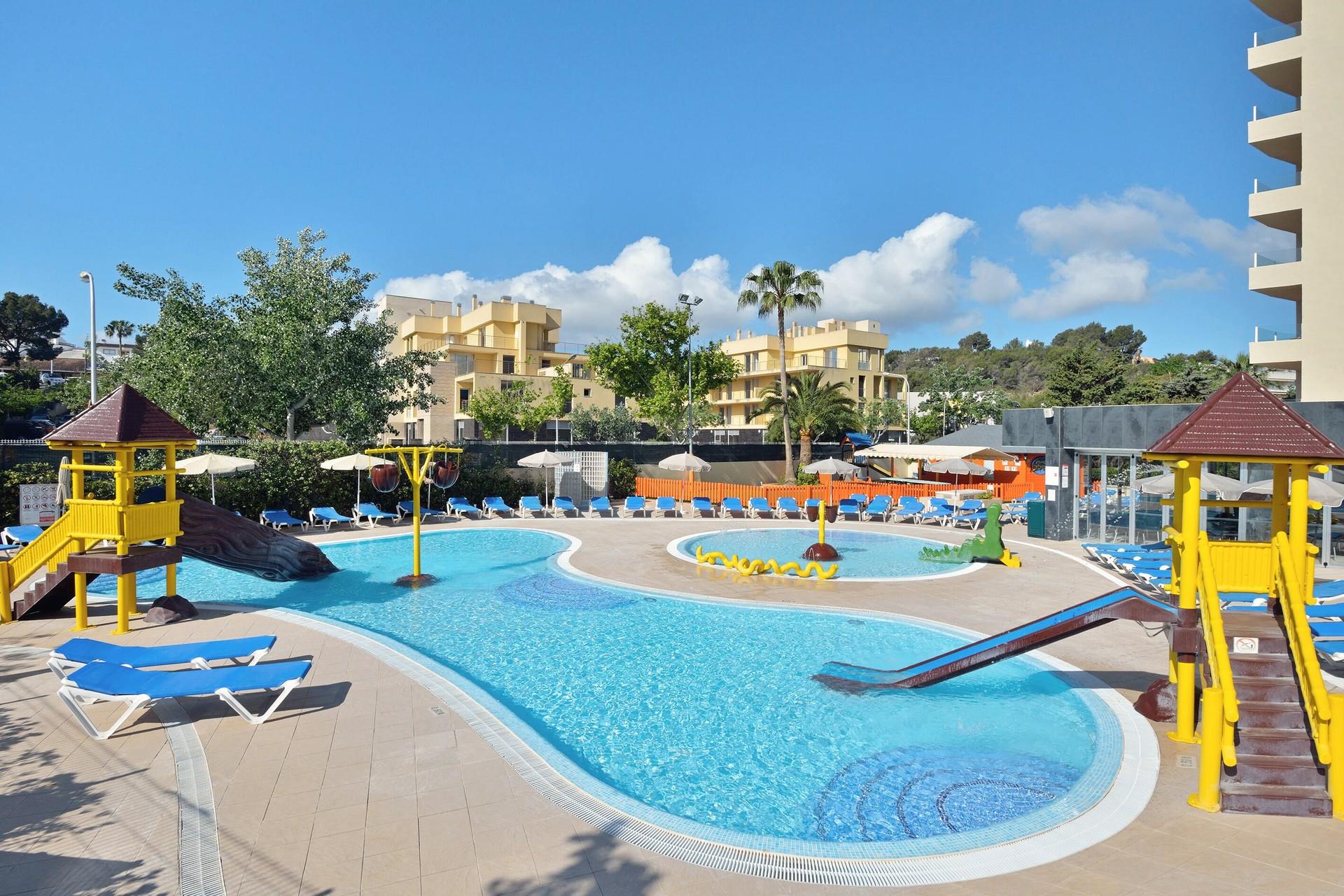 Sol Palmanova 4* - detský bazén