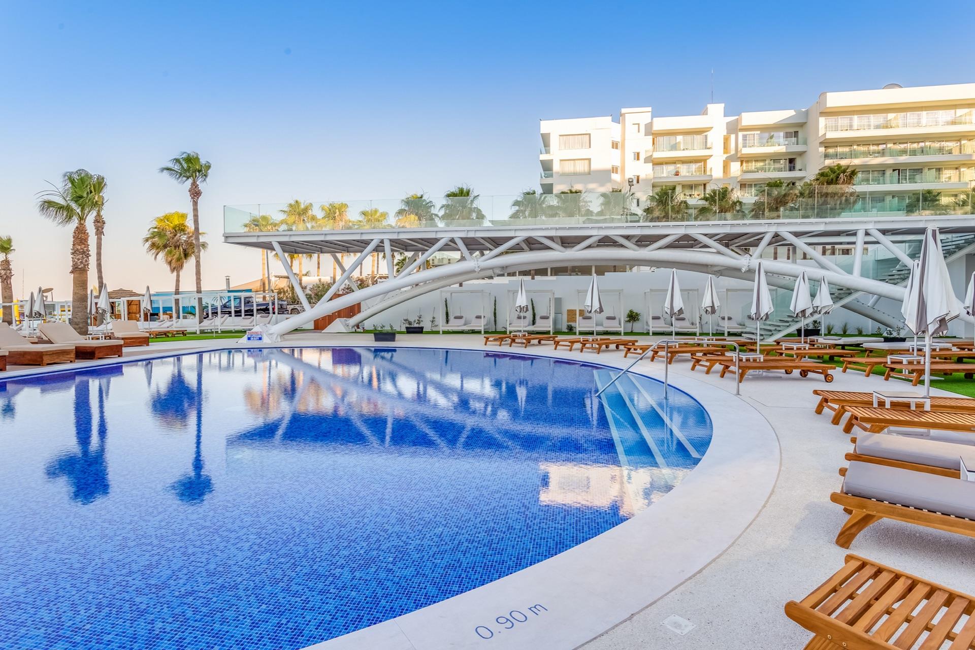 Flamingo Paradise Beach Hotel 4* - bazén