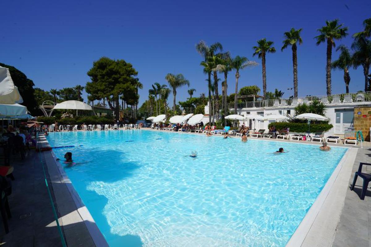 Nicolaus Club Fontane Bianche 4* - bazén