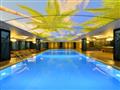 Azura Deluxe Resort & SPA 5* - vnútorný bazén