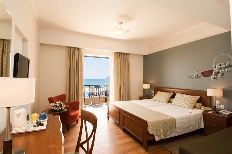Mediterranean Beach Hotel 5* - izba