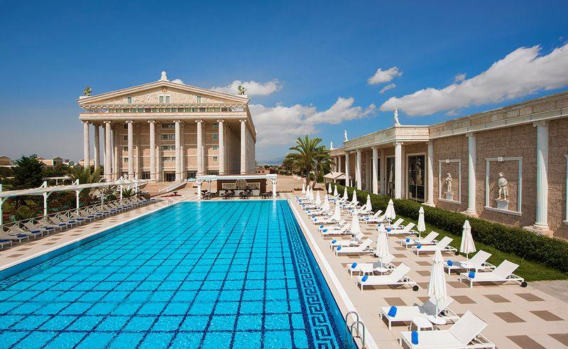 Kaya Artemis Resort & Casino 5* - bazén