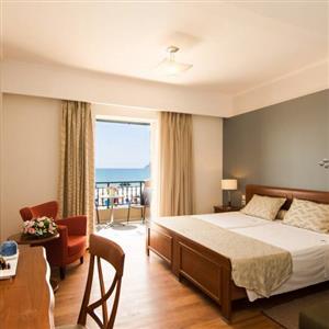 Mediterranean Beach Hotel 5* - izba