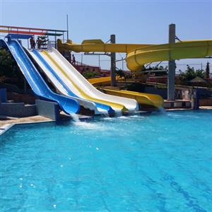Eri Beach & Village Hotel 4* - bazén s tobogánmi