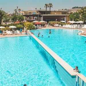Serenusa Resort 4* - bazén